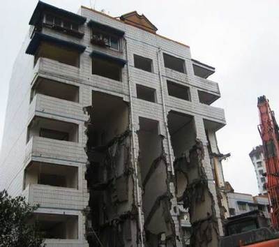 綿陽&ldquo;空中樓閣&rdquo;原因查明:開發商違規拆除(圖)-- 重慶晨報官方網站